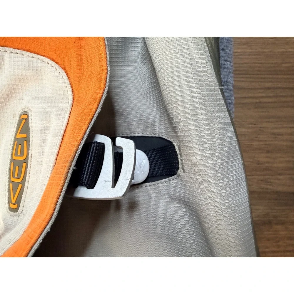 Keen Messenger Bag Tan Orange Ripstop Nylon Crossbody Recycled Rubber Base Y2K